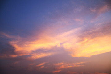 美しい朝焼け雲