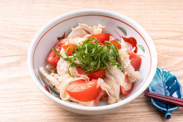 トマトと新たまねぎとささみの甘酢和え