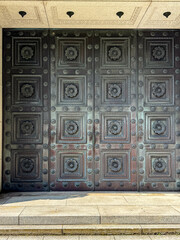 都心建築探訪　デザインされた扉