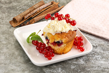 Delicous cupcake with red currant