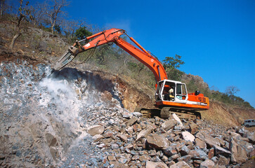 indian mountain excavation digging India © abc foto