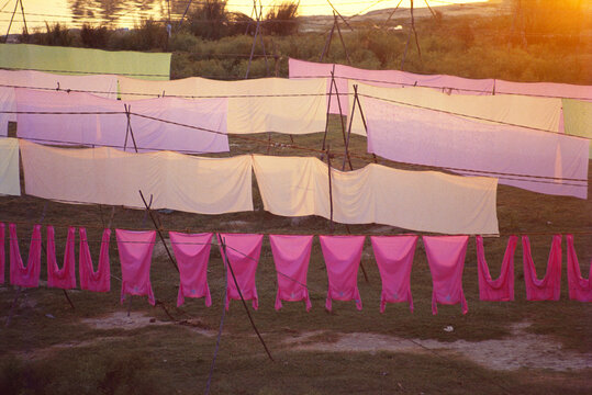 indian manual laundry clothes drying india 