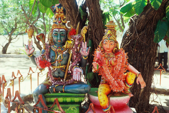 indian god Shiva goddess Parvati India 