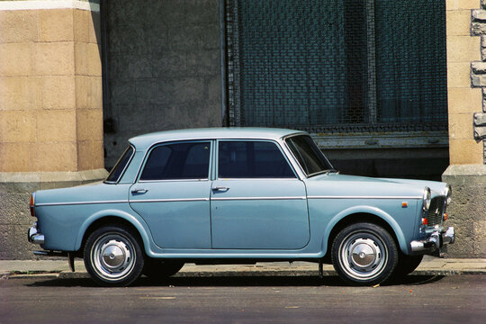 Premier Padmini deluxe fiat car
