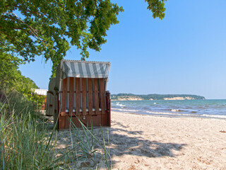 feinsandiger Strand an der Ostküste des Mönschsgutes auf der Insel Rügen an der Ostsee 