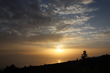Sonnenuntergang mit Meerblick
