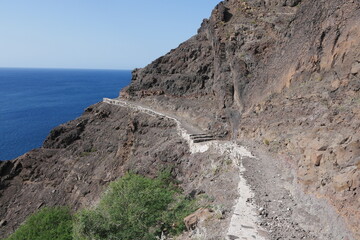 Weg zwischen Fels und Meer auf São Vicente in Kap Verde