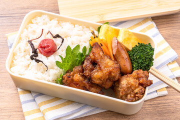 鶏の唐揚げ弁当