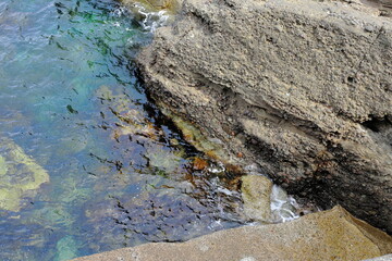 福井県しおかぜラインの海と斜めラインの岩