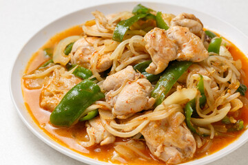 鶏肉ともやしの辛味噌炒め