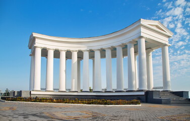 Fototapeta premium white colonnade in Odessa in Ukraine