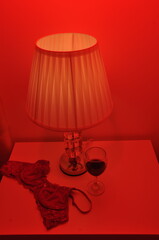 taça de  vinho com lingerie quente 