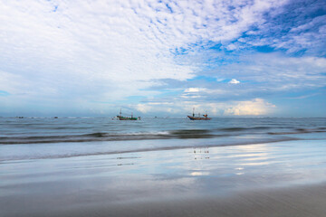 Obraz premium the beauty of Indonesia with mangrove forests and beaches at sunset