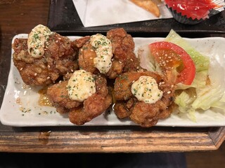 唐揚げのタルタルソースがけ