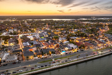 Obraz premium Aerial view of St. Augustine, historical city in Florida. Southern American architecture with narrow streets and old buildings