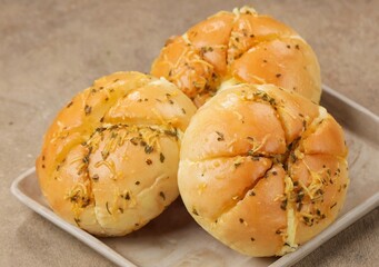 Korean garlic cheese bread is bread mixed with cheese and onions so it tastes delicious