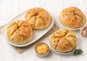 Korean garlic cheese bread is bread mixed with cheese and onions so it tastes delicious