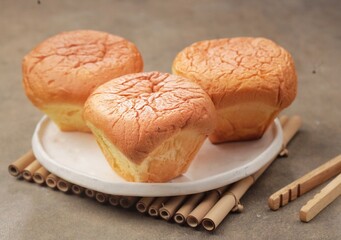 Breudher or Bluder, also known as Brueder or Bloeder (pronounced as broo-dhuh), is a traditional Sri Lankan Dutch Burgher buttery yeast cake, baked in a fluted mould. A variation, Bleuda, Kueh Bleuda