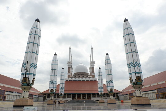 perspective of mosque building in semarang