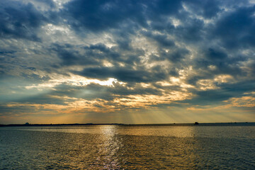 Naklejka premium sunset over the sea