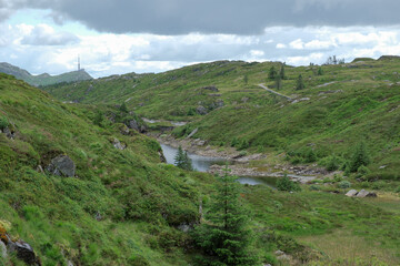 ChatGPT의 말:
Vidden trail in Bergen Norway rocky grass landscape, 노르웨이 베르겐 비든...