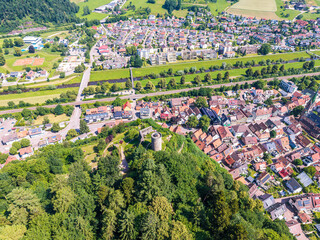 Ruine der Burg Husen bei Hasslach im Schwarzwald aus der Vogelperspektive