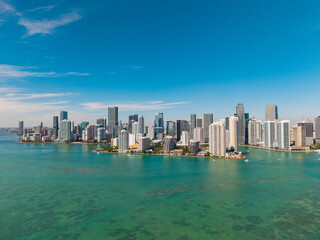 Obraz premium Miami downtown. Skyscraper building. Cityscape building downtown. City architecture. Miami downtown skyline. Miami skyscraper cityscape. Miami city skyline view of Brickell key. Travel to Florida