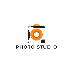 ILLUSTRATION PHOTOGRAPHY ABSTRACT CAMERA LENS SIMPLE LOGO ICON BLACK ORANGE COLOR TEMPLATE DESIGN ELEMENT VECTOR. GOOD FOR PHOTO STUDIO, APPS