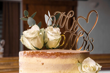 chocolate cake with roses