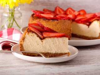 cheesecake with fresh strawberry topping