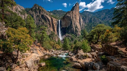 Fototapeta premium Majestic Yosemite Waterfall: A Breathtaking View
