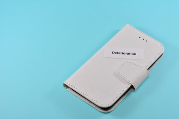 The image of a deteriorating smartphone