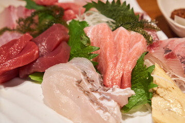 Foods and drinks in Ishigaki's famous izakaya Hitoshi