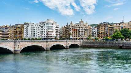 Naklejka premium Santa Catalina Bridge crossing the Urumea River in the city of San Sebastian, Basque Country.