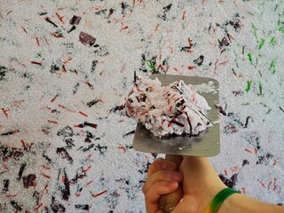 Japanese plaster, a mixture mixed with water, applied to the wall in the room