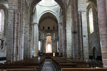Eglise collégiale Saint-Pierre du Dorat, église romane, village Le Dorat, département de la...