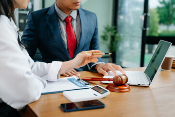 Business law concept, Lawyer business lawyers are consulting lawyers for women entrepreneurs to...