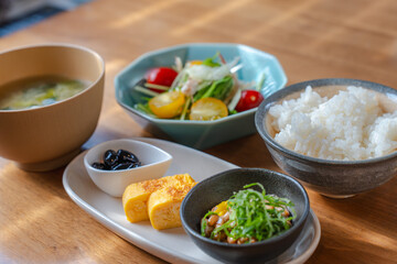 Traditional Japanese Breakfast with Miso Soup and Natto / 納豆と味噌汁の和朝食
