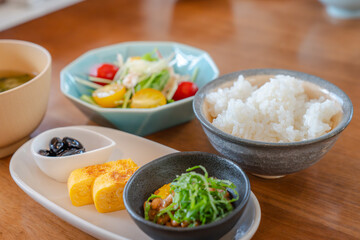 Traditional Japanese Breakfast with Miso Soup and Natto / 納豆と味噌汁の和朝食
