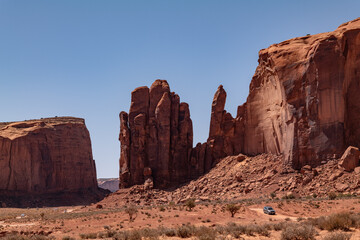 Fototapeta premium Pinnacle, Rain God Mesa is a summit in Navajo County, Arizona, United States. Shinarump Conglamerate、Moenkopi Formation、De Chelly Sandstone with Organ Rock Formation / Shale. Desert varnish