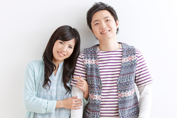 寄り添う夫婦のポートレート