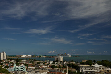 Stadthafen Blick mit Schiff Transatlantik Kreuzfahrt Rio de Janeiro Salvador Maceio Recife Praia...