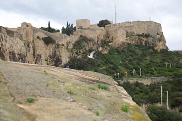 Burg Ruine,Transatlantik Kreuzfahrt Rio de Janeiro Salvador Maceio Recife Praia Santa Cruz de Tenerife Lissabon Alicante Barcelona Marseille Brasilien Süd Amerika Europa Frühling