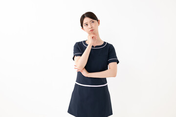 考えるビューティーアドバイザー