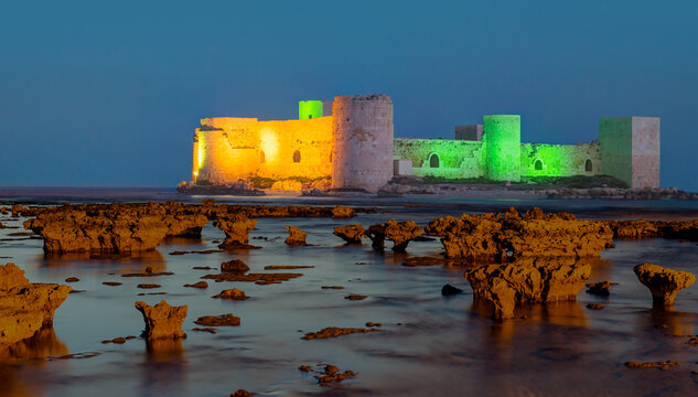 The maiden's castle (Kiz Kalesi) at sunset - Mersin, Turkey