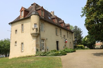 Mairie, vue de l'extérieur, village de Bellac, département de la Haute Vienne, France