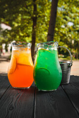 different drinks with ice and mint