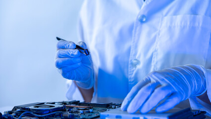 Tech Fixing Device in Lab