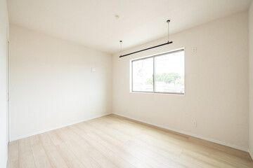 新築戸建て｜竣工写真｜LDK｜洋室｜ウォークインクローゼット｜WIC｜玄関｜クロス｜おしゃれ