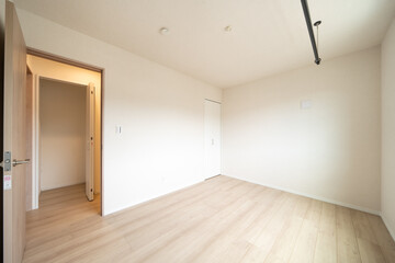 新築戸建て｜竣工写真｜LDK｜洋室｜浴室｜キッチン｜洗面｜ウォークインクローゼット｜WIC｜玄関｜クロス｜おしゃれ